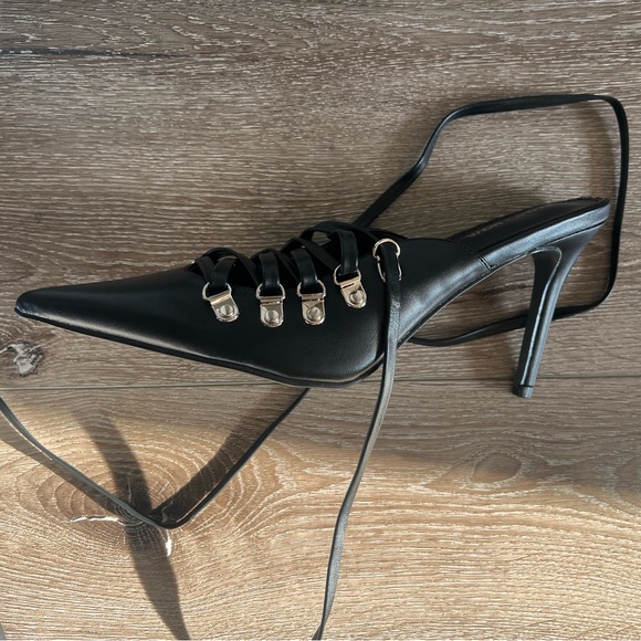 pointy strappy heels - Picture 3 of 7